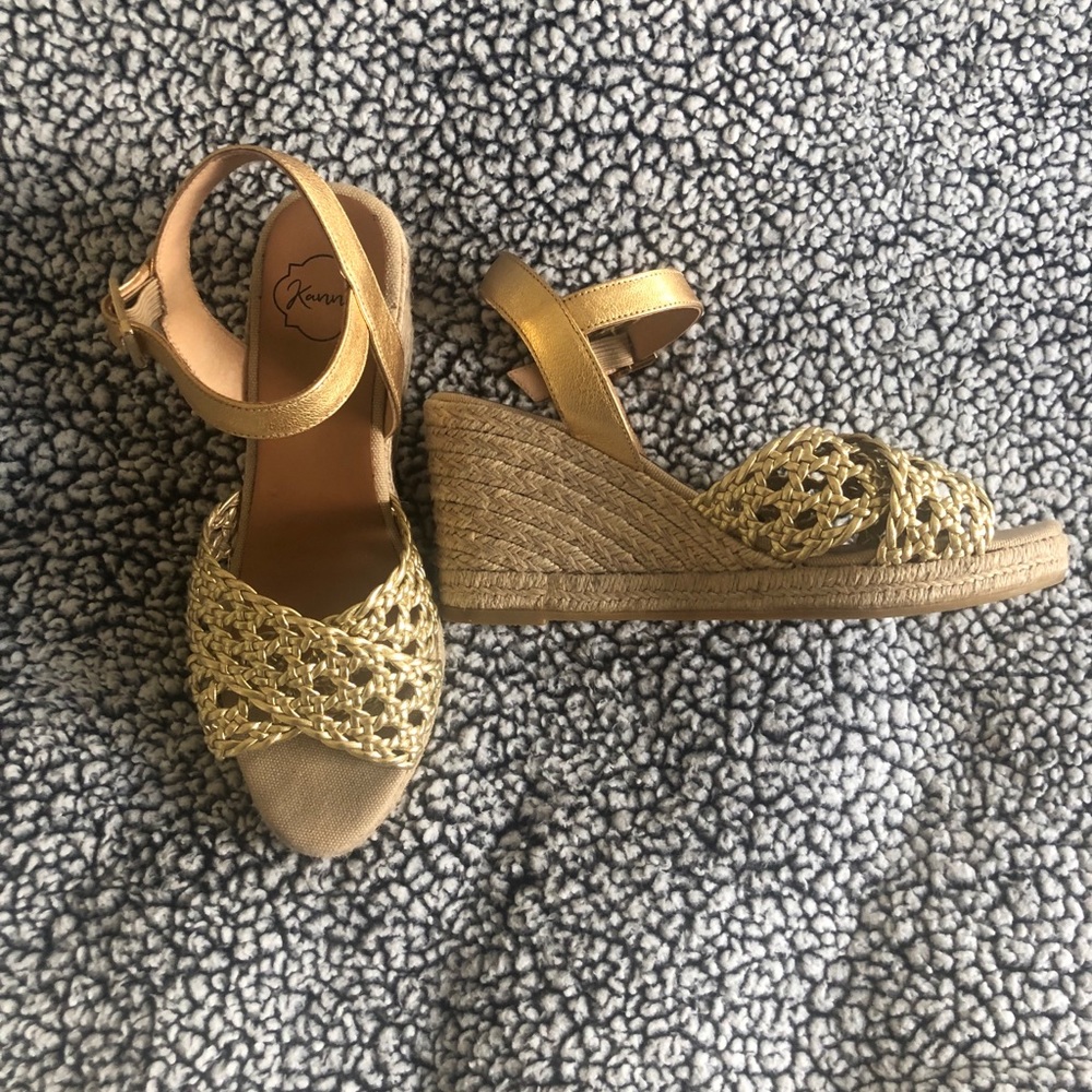 Kanna gold woven wedge sz 8/39